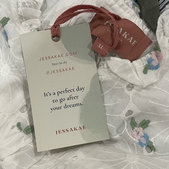 NEW JessaKae White Eyelet Ruffle Dress Size XL - Picture 5 of 7